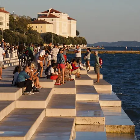 Appartement In With Sea View, Terrace, Air Conditioning, Wi-fi Nin