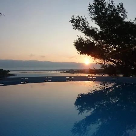 In With Sea View, Terrace, Air Conditioning, Wi-fi Nin