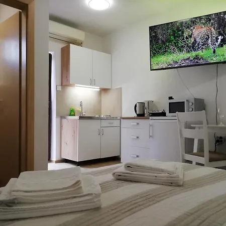 In With Sea View, Terrace, Air Conditioning, Wi-fi