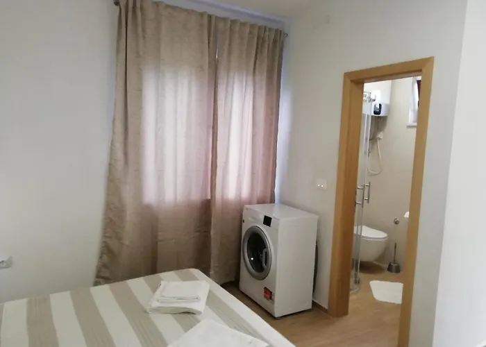 In With Sea View, Terrace, Air Conditioning, Wi-fi Lejlighed Nin